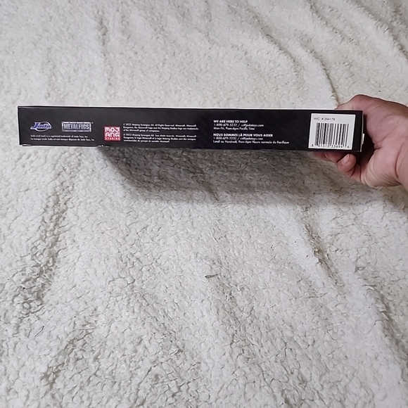 Minecraft Caves and Cliffs 1.65" 18-Pack Series 8 Die-cast Figures - Picture 5 of 5